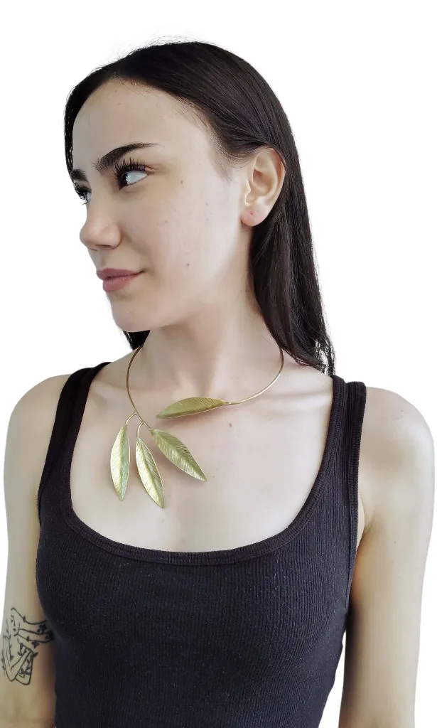 GARGANTILLA CUATRO HOJAS OLIVA  2  PLU 25039 .webp